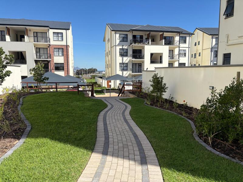 To Let 1 Bedroom Property for Rent in Richwood Western Cape